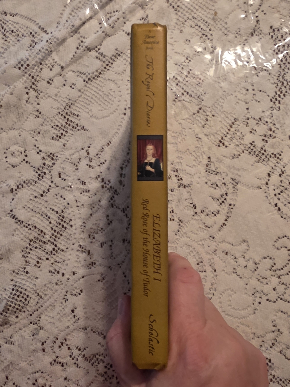 Scholastic The Royal Diaries Elizabeth 1 Red Rose of the House of Tudor England - Picture 4 of 5